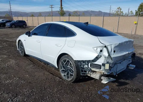 2021 Hyundai Sonata N Line z USA, uszkodzony, nr VIN 5NPEK4JC8MH106009